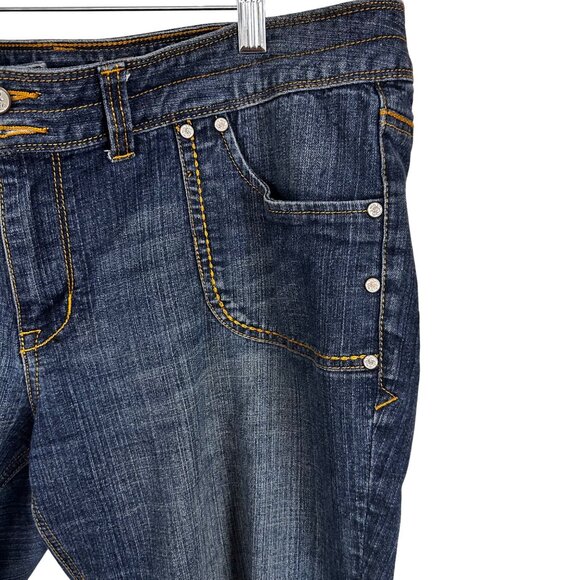 American Rag  Size 18  Crop Denim Capri Jeans With Button Zip Closure - Picture 2 of 16